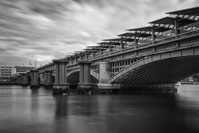  Black and white photo of Blackfriars Railway Bridge