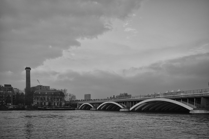  Black and white photo of Grosvenor Bridge