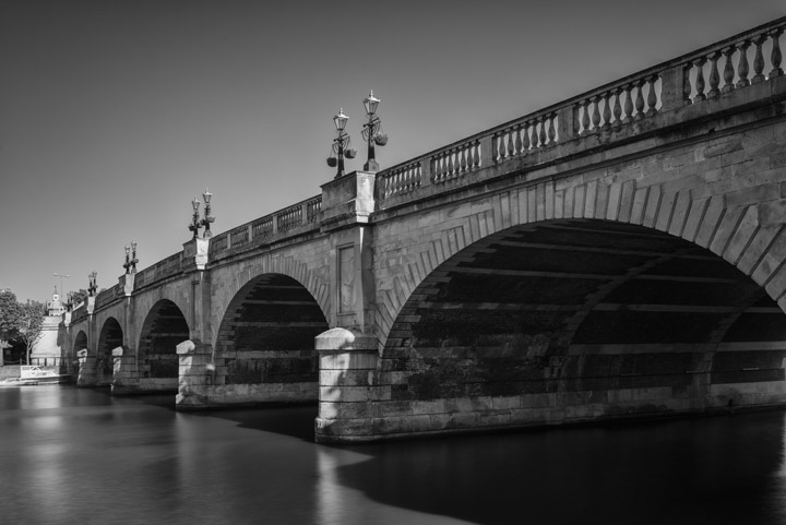  Black and white photo of Kingston Bridge