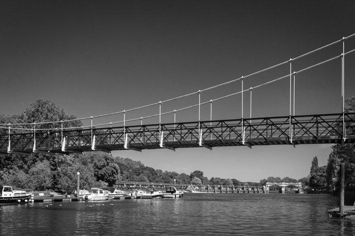  Black and white photo of Teddington Lock Footbridge
