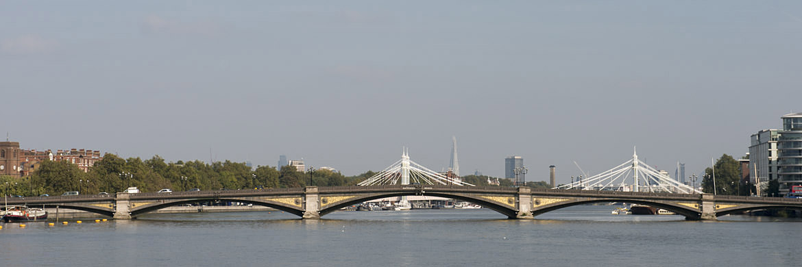 panoramic photograph of Battersea Bridge