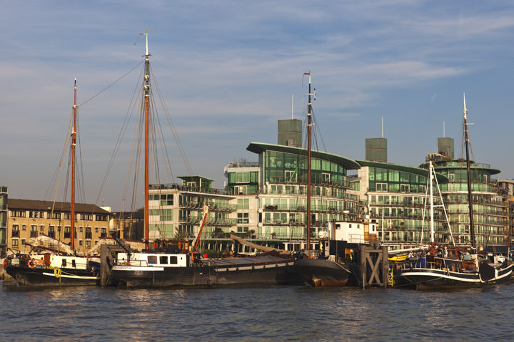 Boats at Halcyon Wharf - Wapping in Tower hamlets