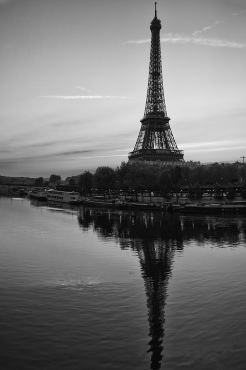 Photograph of Eiffel Tower 4