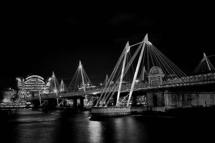 Photograph of Golden Jubilee Bridge 25