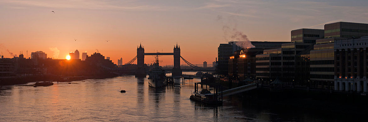 Good Morning London - Sunrise - picture of River Thames