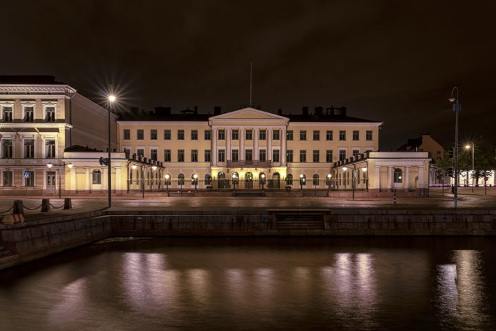 Helsinki Royal Palace at night 1