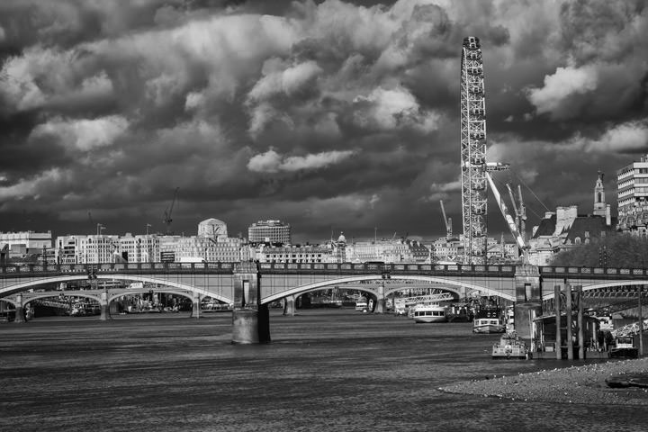 Photograph of Lambeth Bridge London Eye 2