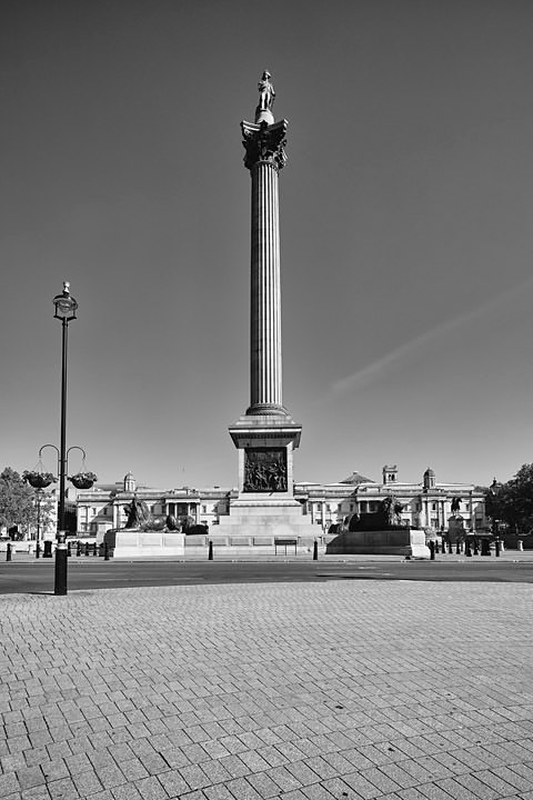 Photograph of Nelsons Column 15