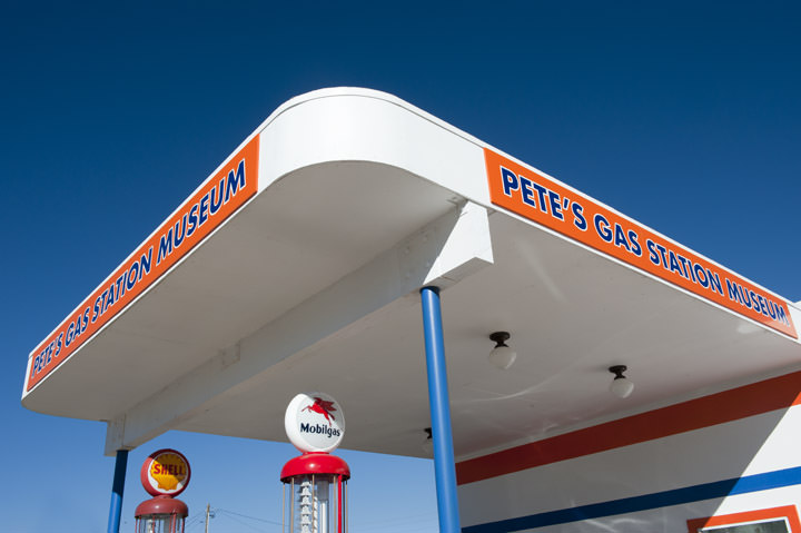 Photograph of Petes Gas Station - Route 66