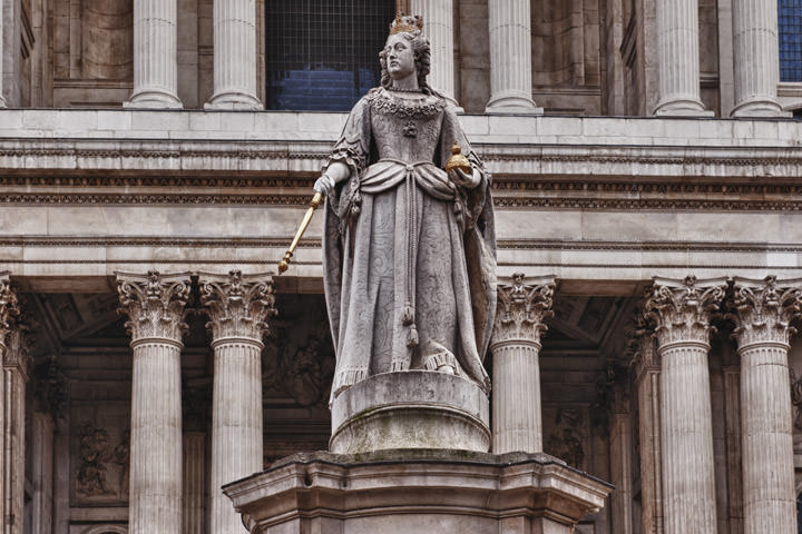 Queen Anne Statue and pillars of  St Pauls Cathedral