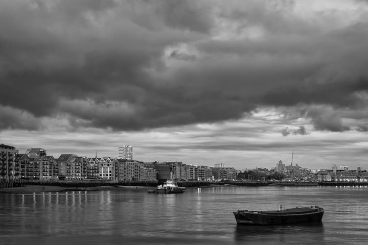 River Thames Wapping  in black and white