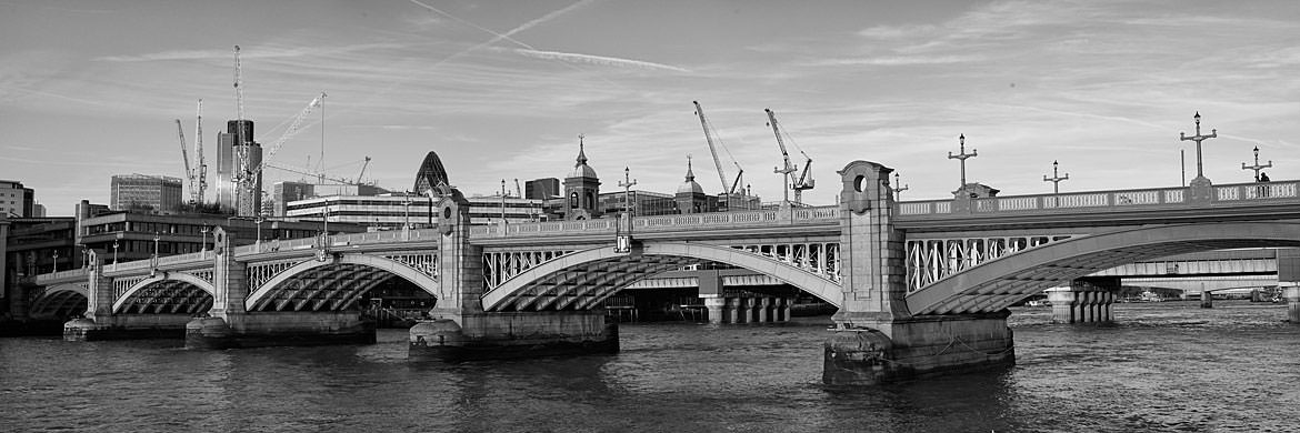 Photograph of Southwark Bridge 1