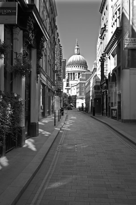 St Pauls Cathedral from Watling Street  in black and white