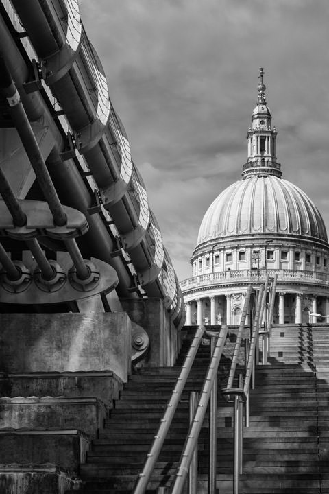 Vertical image of dome St Pauls Cathedral 46 in black and white