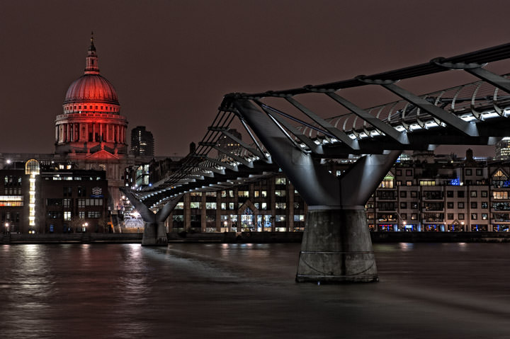 St Pauls Cathedral Red Floodlights Aids Day
