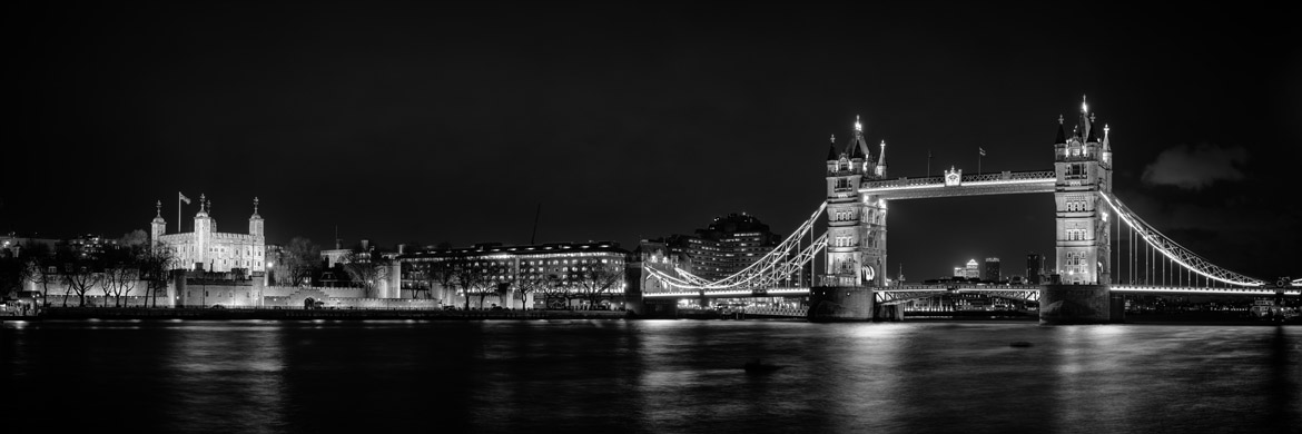 Photograph of Tower Bridge Noir