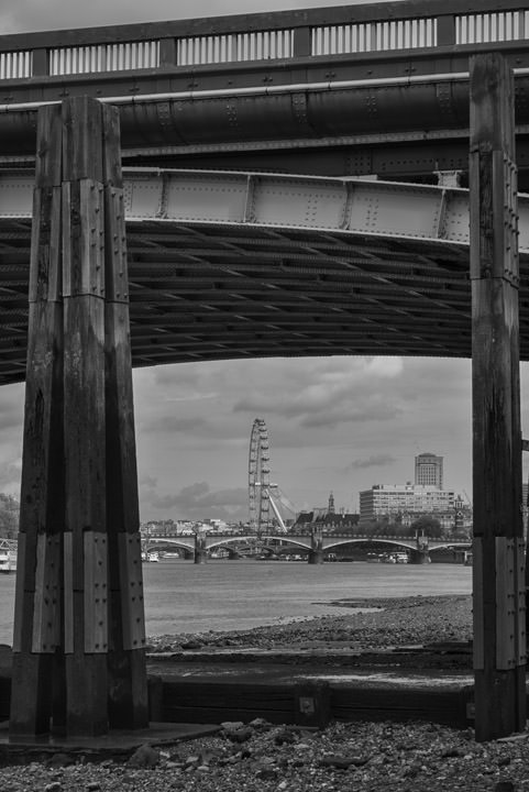 Photograph of Vauxhall Bridge 29