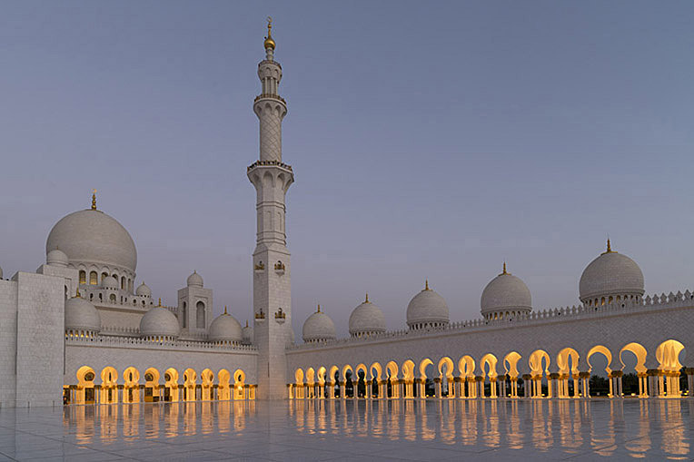 Grand Mosque, Abu Dhabi at dawn