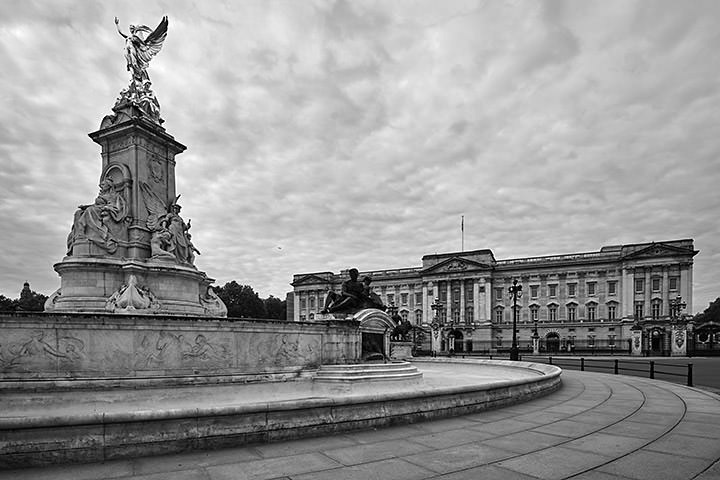 Photograph of Buckingham Palace 18