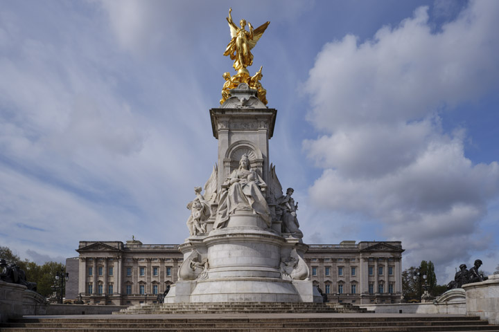 Photograph of Buckingham Palace 23