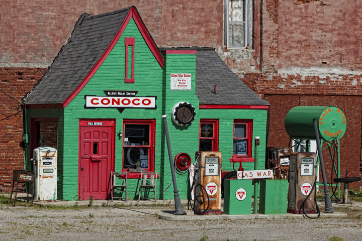 Photograph of Gas Station - Commerce