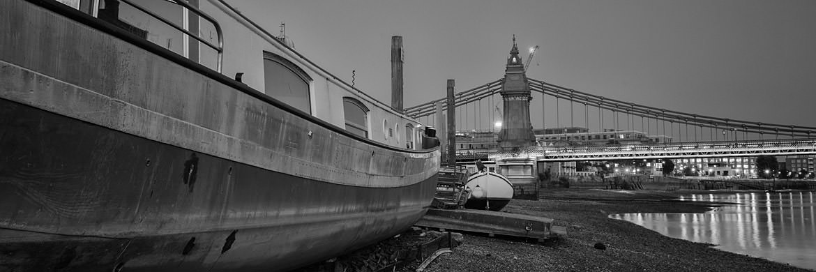 Photograph of Hammersmith Bridge 13