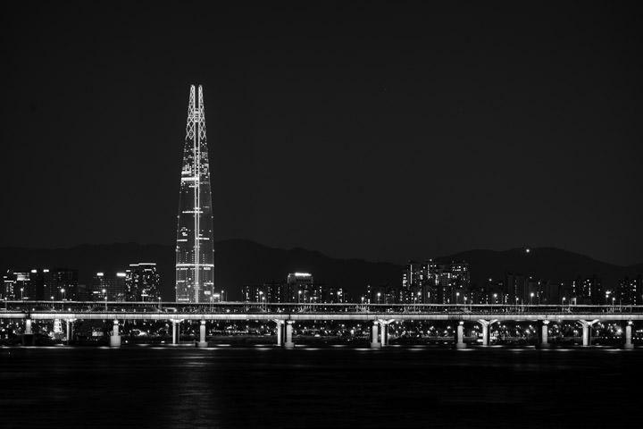 Photograph of Lotte World Tower 2