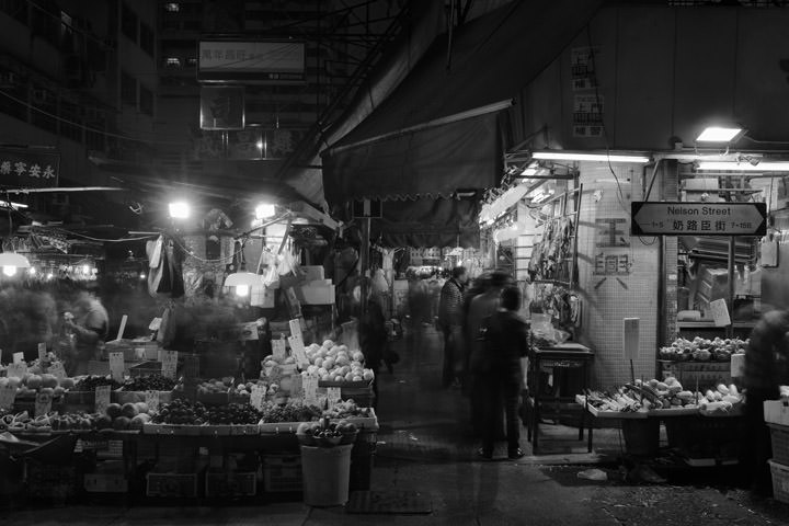 Market Mong Kok 3 in black and white