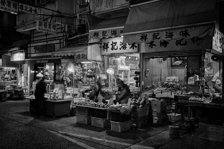 Market Mong Kok 4 in black and white