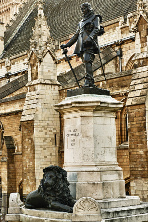 Photograph of Oliver Cromwell Statue