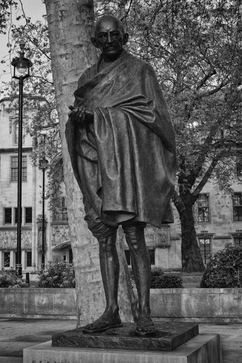 Photograph of Statue Ghandi London 2