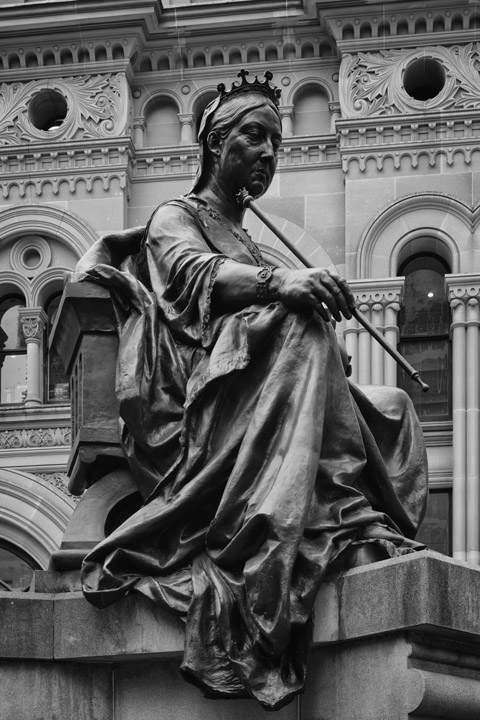 Photograph of Statue Queen Victoria Sydney