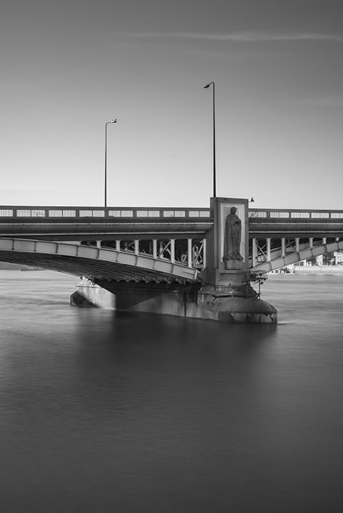 Photograph of Vauxhall Bridge 35