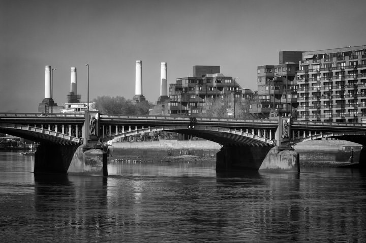 Photograph of Vauxhall Bridge 9