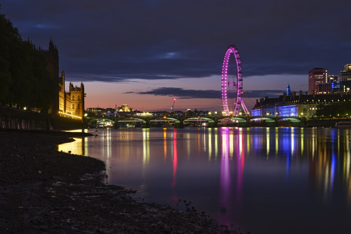 Colourful picture of Westminster Bridge at night